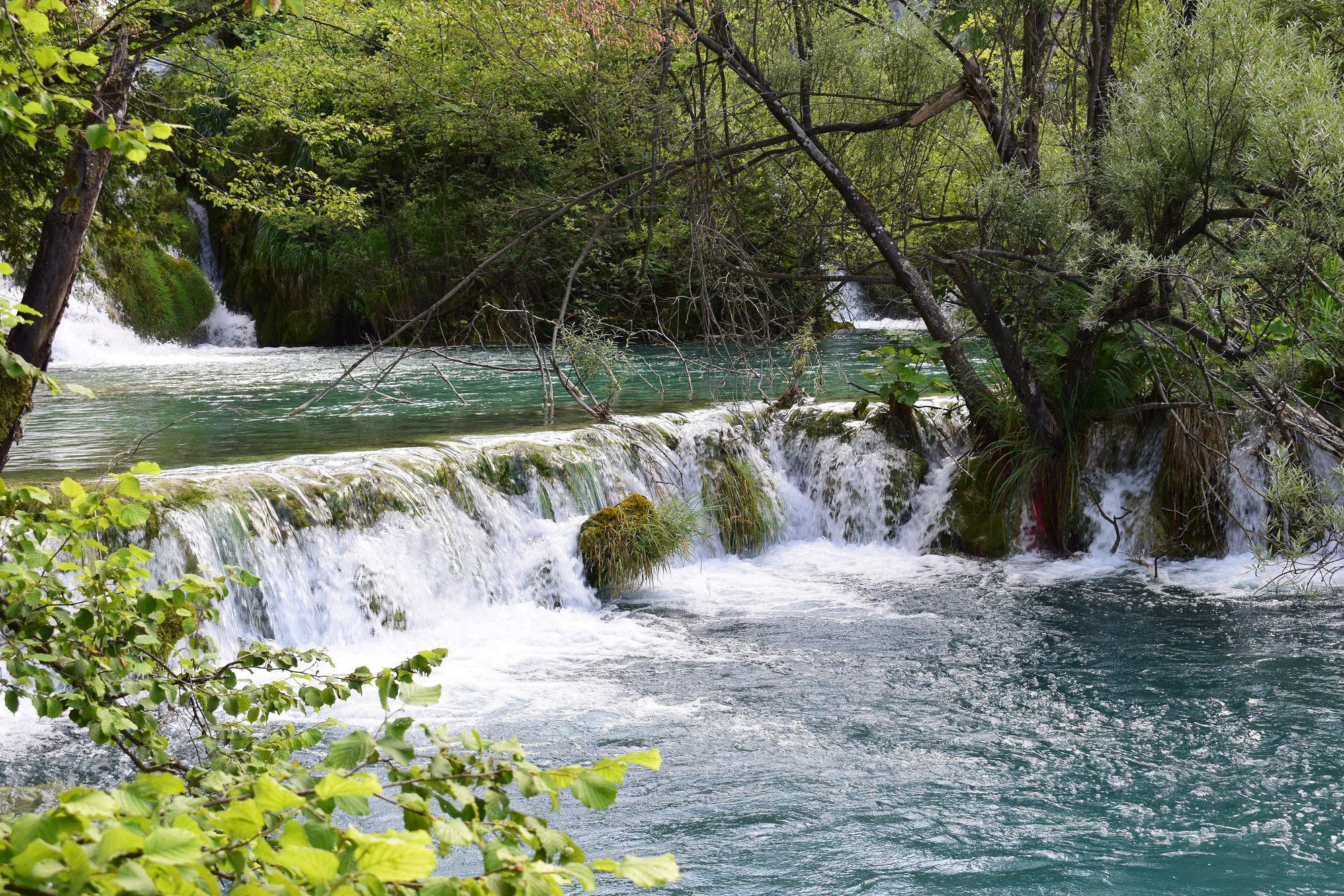 Vandfald i Plitvice Lakes Nationalpark, Kroatien.