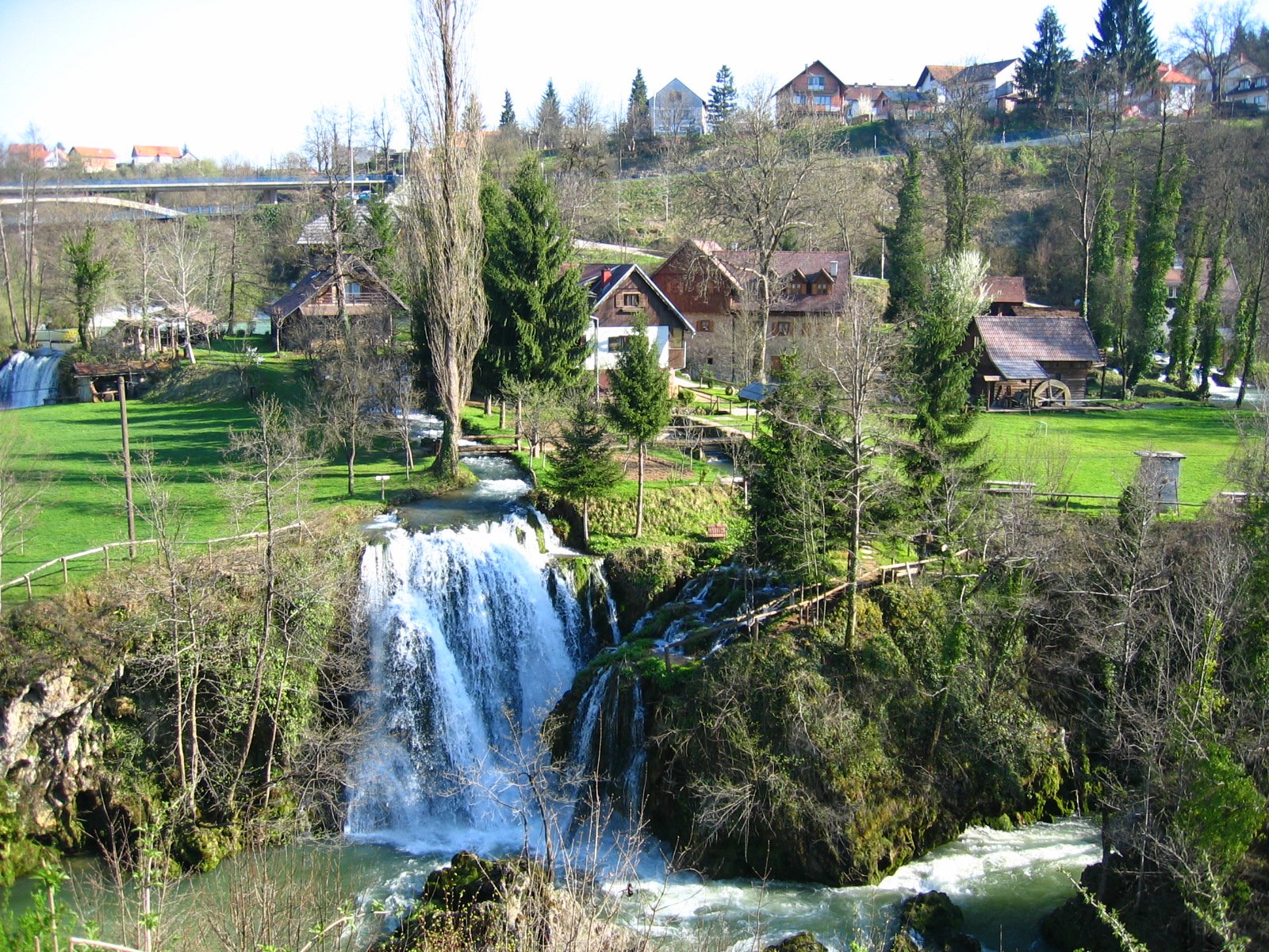 Vandmøllevandfaldene i Rastoke, hvor Slunjčica møder Korana.